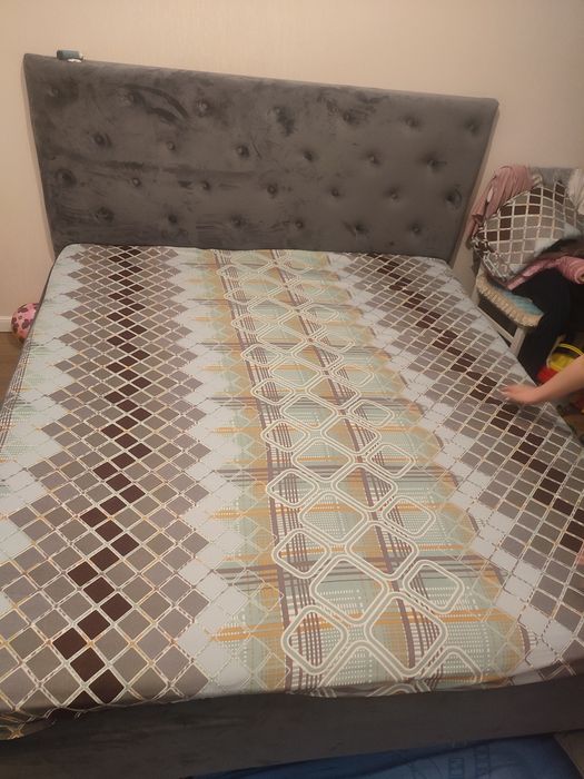 Двухспальная кровать