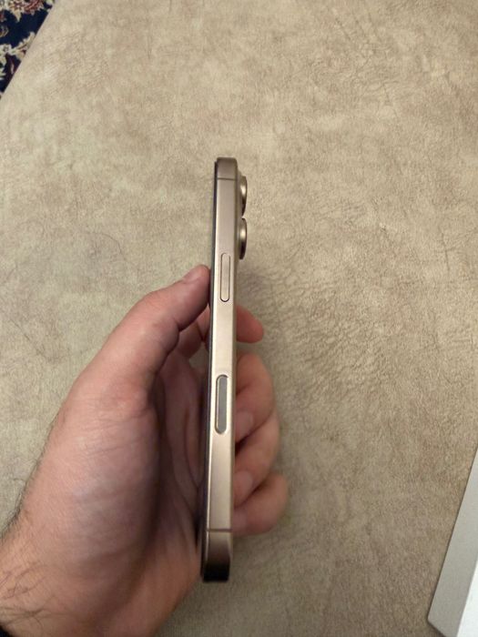 Продам IPhone 16 Pro 256 Gb