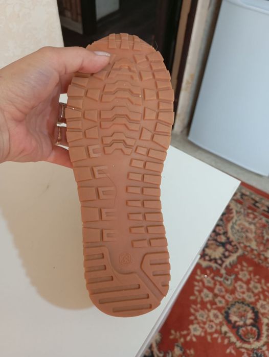 Продам женские макасы, кросовки 37-38