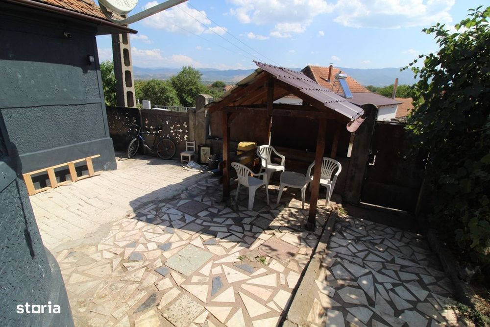 Vând casă în Măceu/Bretea Română, P+Pod, suprafață teren 329mp...