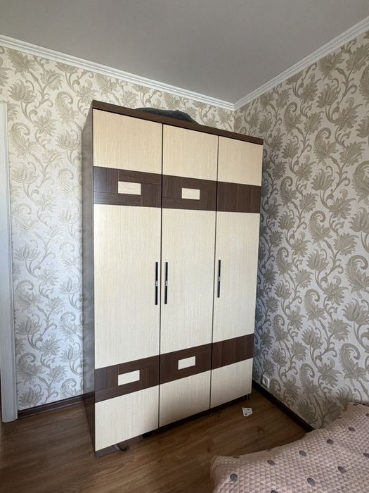 Кровать и шкаф для детской