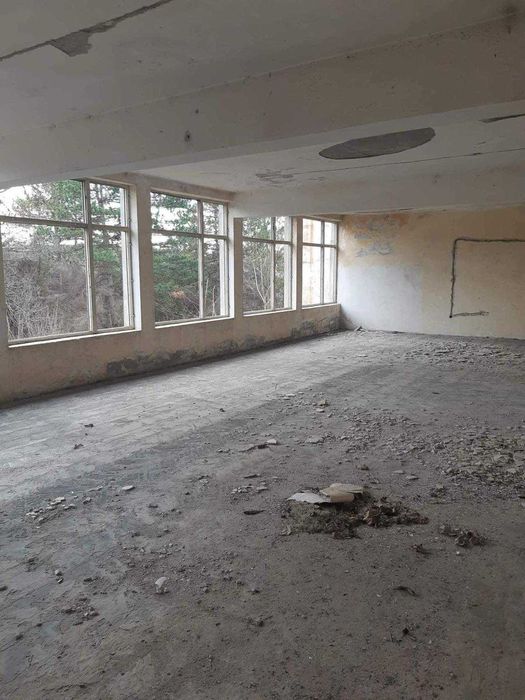 Сграда/ бивша детска градина !