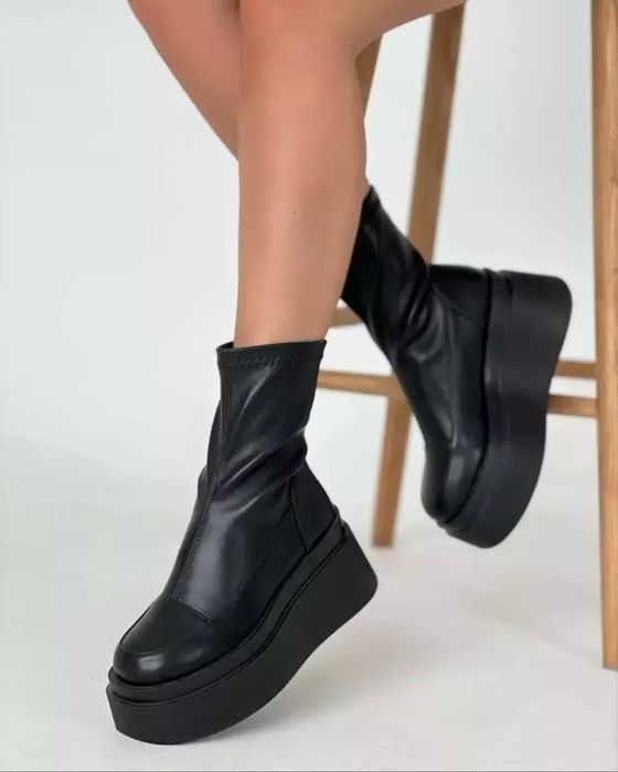 Демисизонные ботинки на платформе