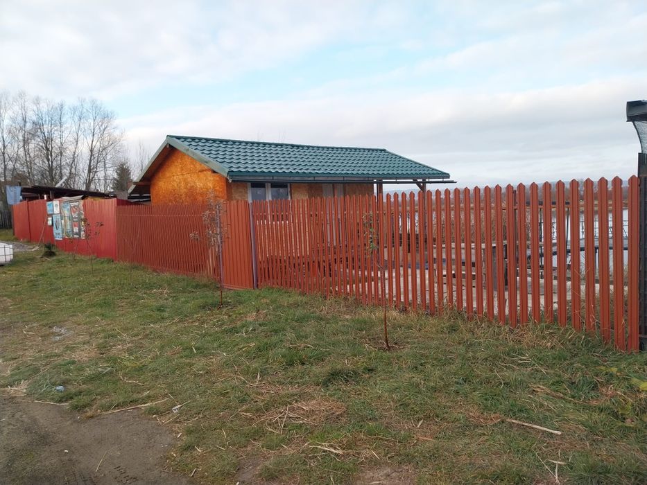 Casuta de vanzare pe lac-Reci