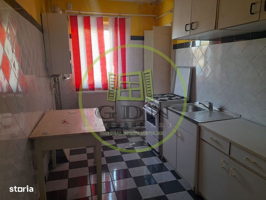 Apartament 2 camere de vanzare la parter B-ul Unirii Fagaras jud. B — fotografia 2