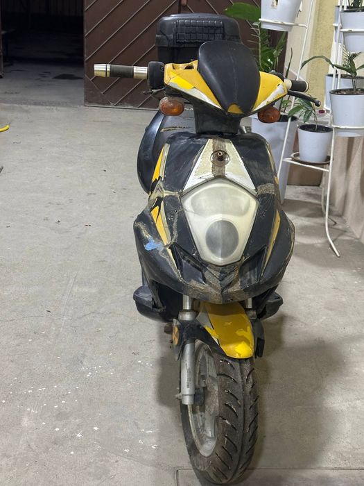 Продам скутер 80сс