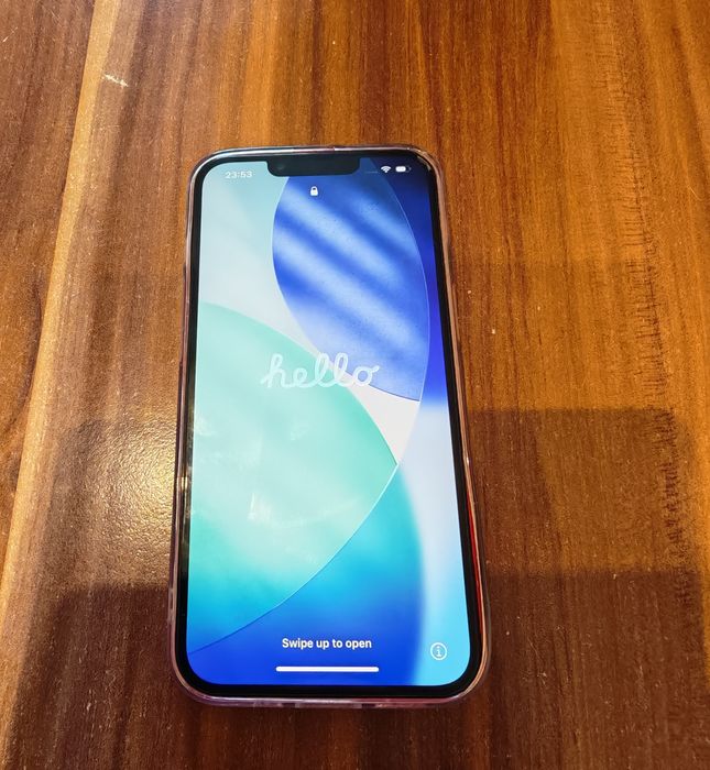 Vând iPhone 13 rosu 128gb