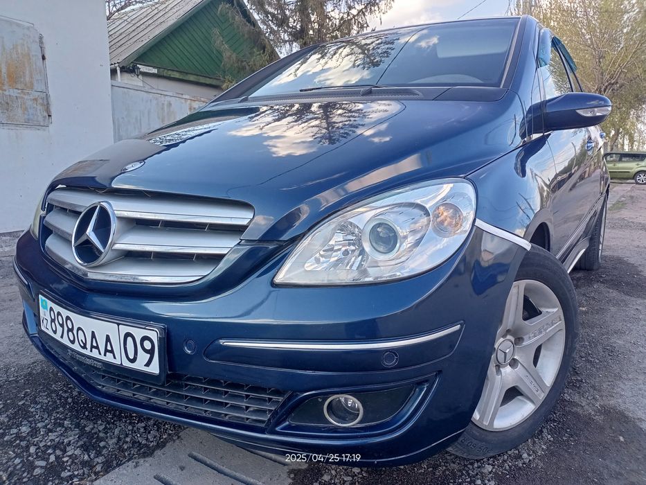 Автомобиль Mercedes