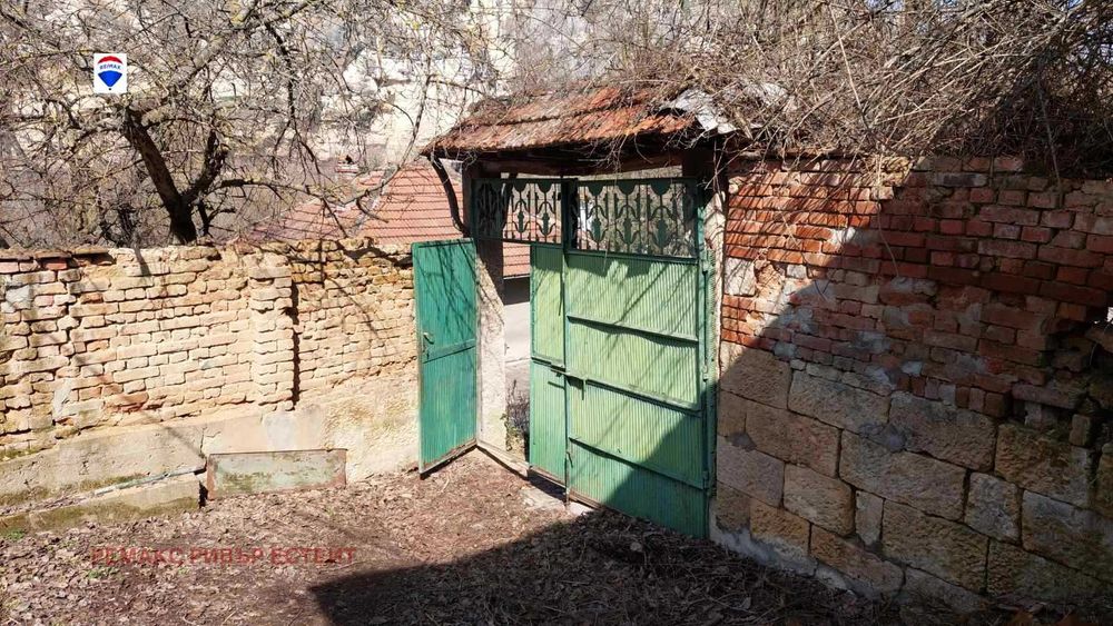 Къща за продажба в с. Червен