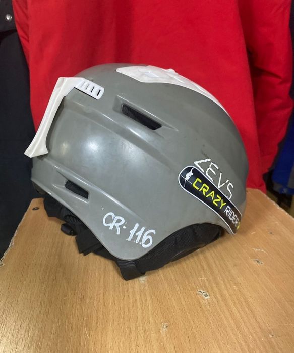 Горнолыжный шлем