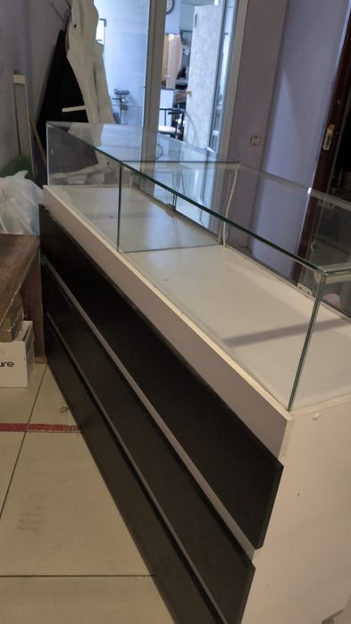 Продам ветриный шкаф