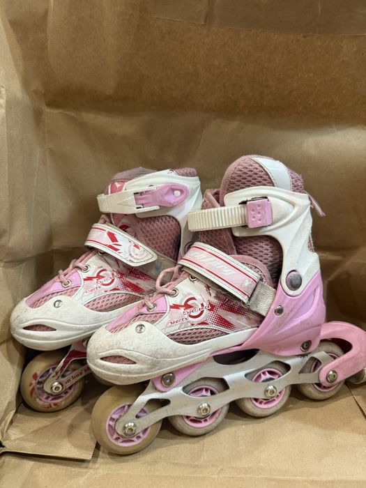 Коньки(5000), ролики (3000) тенге