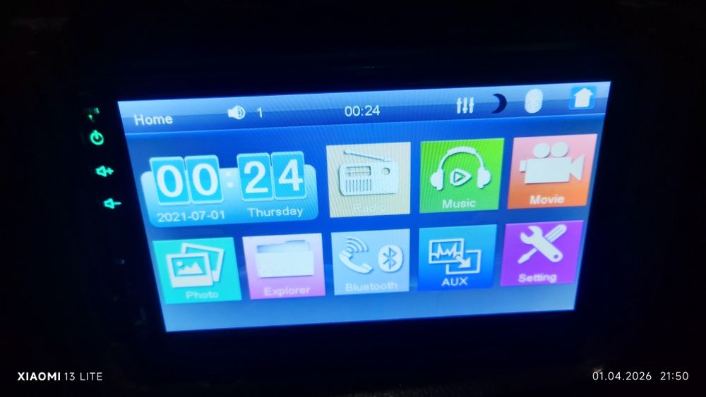 продаётся автомагнитола в хорошом состаяние