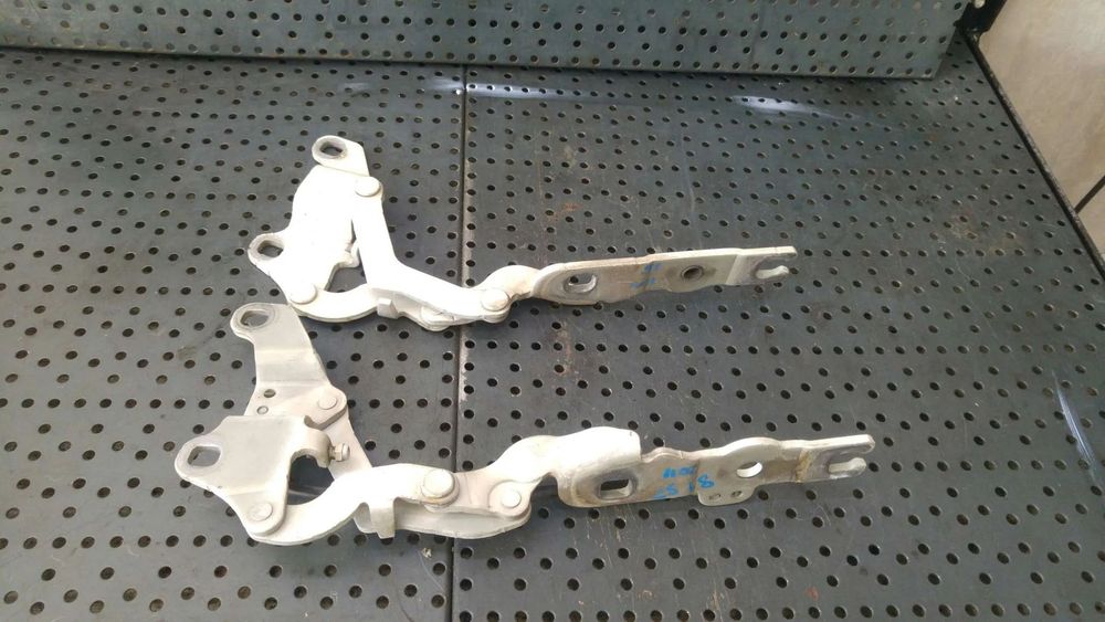 Set balamale capota stanga dreapta bmw seria 1 e81 e87 facelift 7060559 7060560