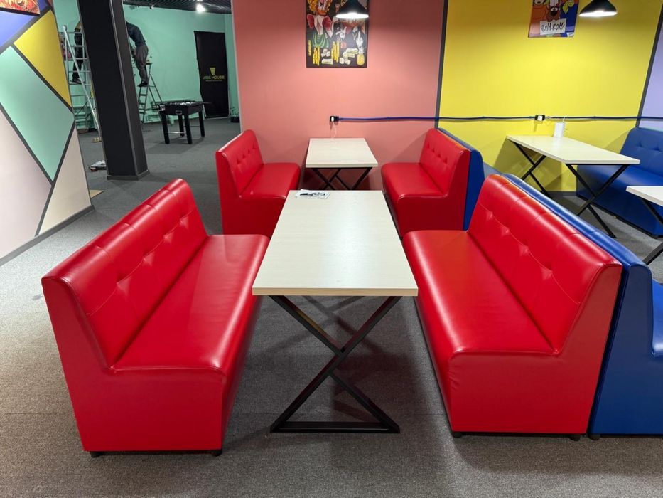 Диваны и столы для кафе