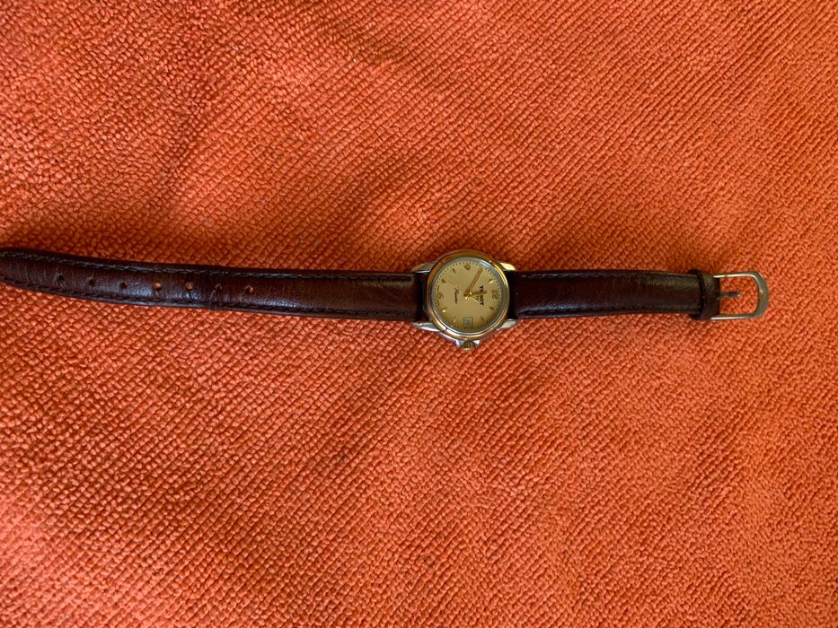 часовник дамски тиссот