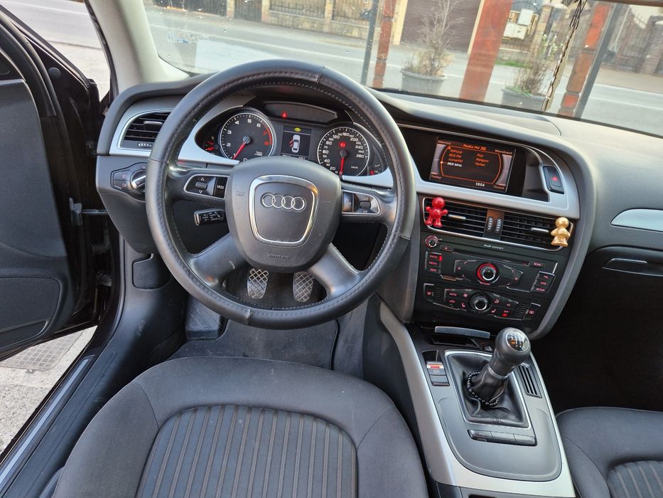 De vanzare audi a4 b8. 2010. Vand urgent. ..