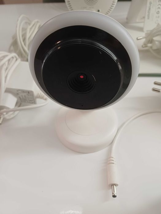 Бебефон с камера и приспивна музика