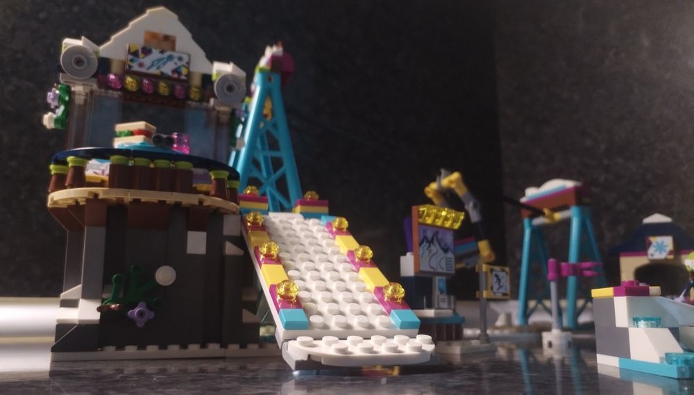 Конструктор LEGO Friends - Лифт в зимния курорт (41324)