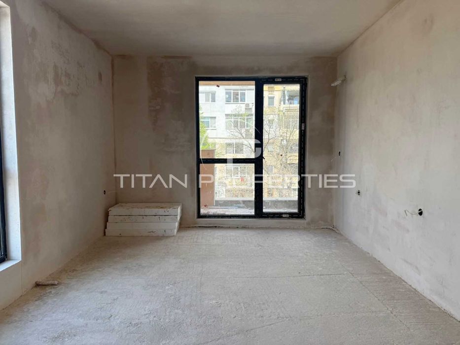 Продава се Тристаен апартамент в Пловдив, Тракия - 147 кв.м за 814 €/кв.м - Снимка #2