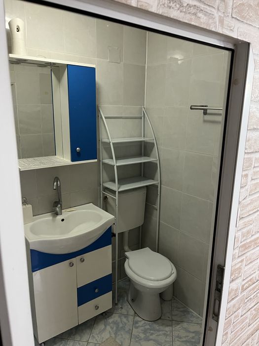 Inchiriez garsoniera