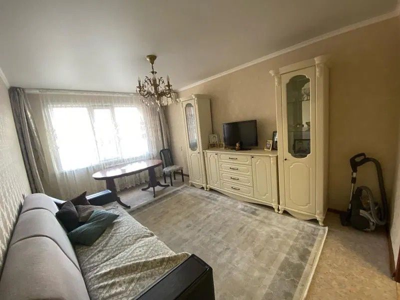 Продам 4 ком квартиру в центре города