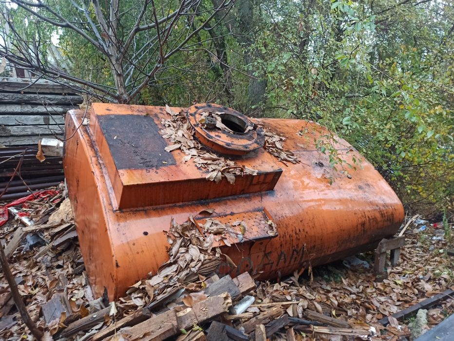 Продам бочку 4.7 куб