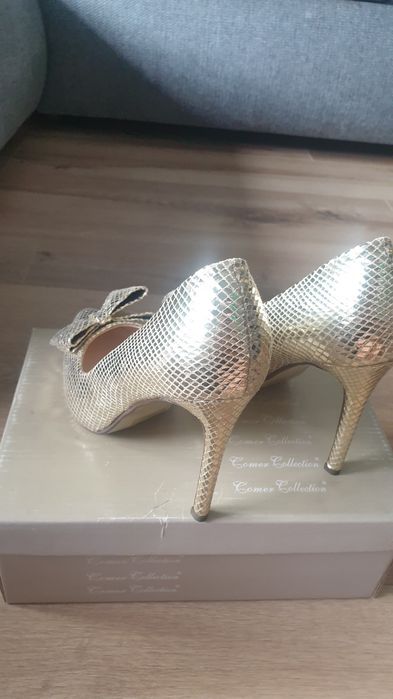 Pantofi cu toc stiletto
