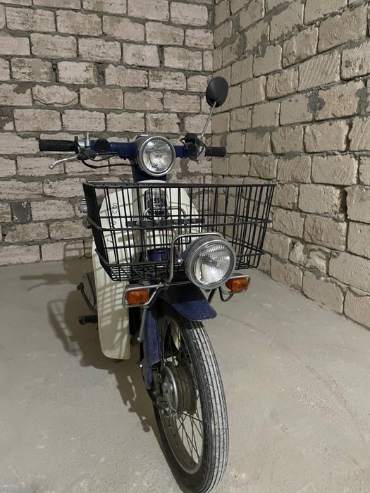 Honda Super Cub AA01