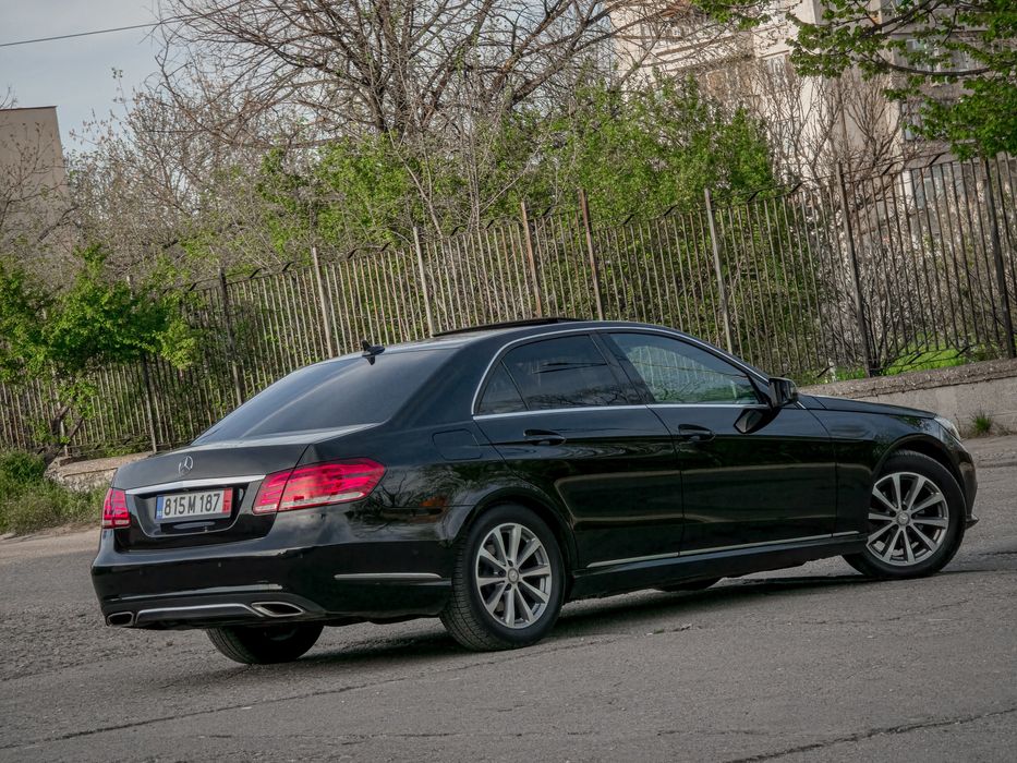 Mercedes-benz E220 7G-Tronic/LED/Шибедах