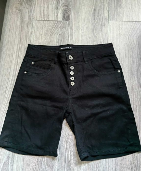 pantaloni scurti Terranova