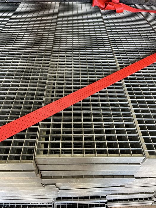 Trepte zincate galvanizate