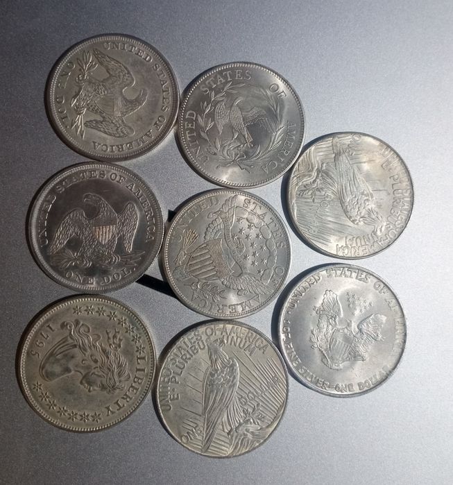 Класьор с американски еднодоларови монети!