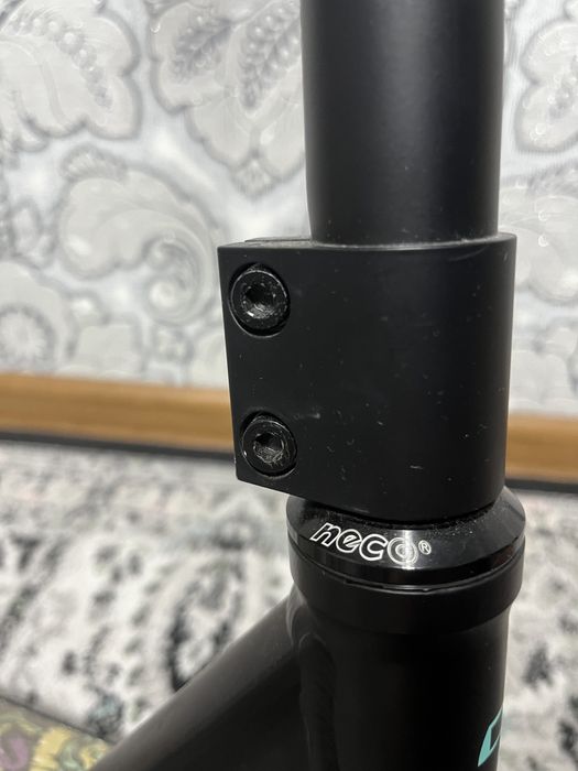 Продам трюковой самокат tech team