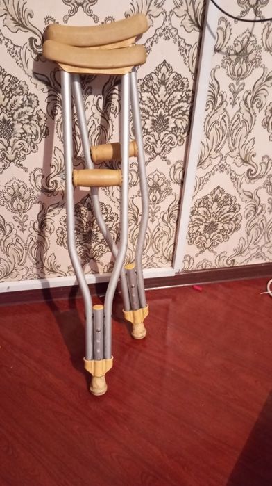 Бесплатно БАЛДАҚ (Костыли)