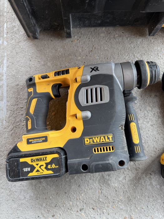 Dewalt DCH273 перфоратор +лед фенер