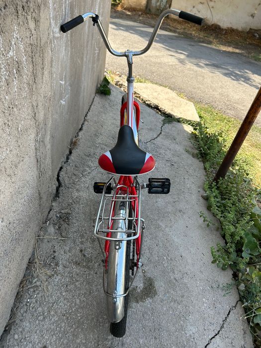 Қызыл түсті велосипед