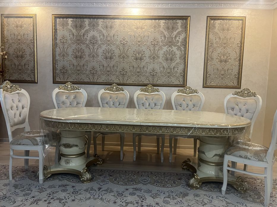 Продам шикарный стол со стульями