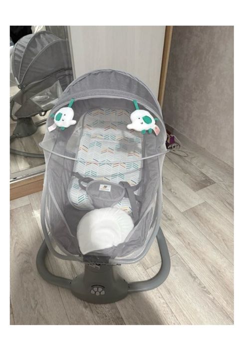 Продам качелю Mastela  серебристый