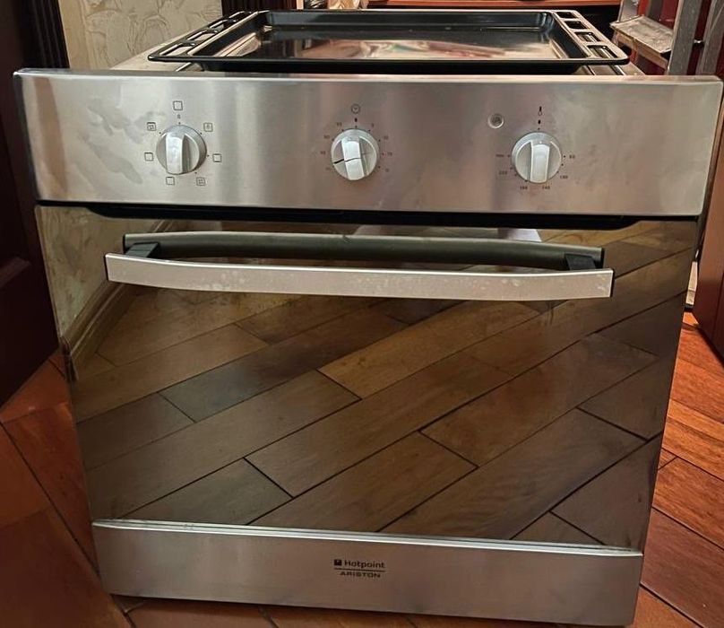 Духовка печь в хорошем состояний