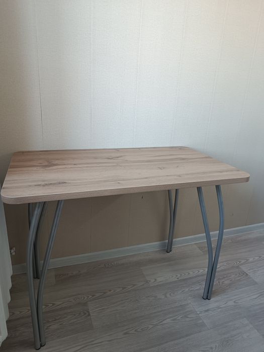 Продам кухонный стол