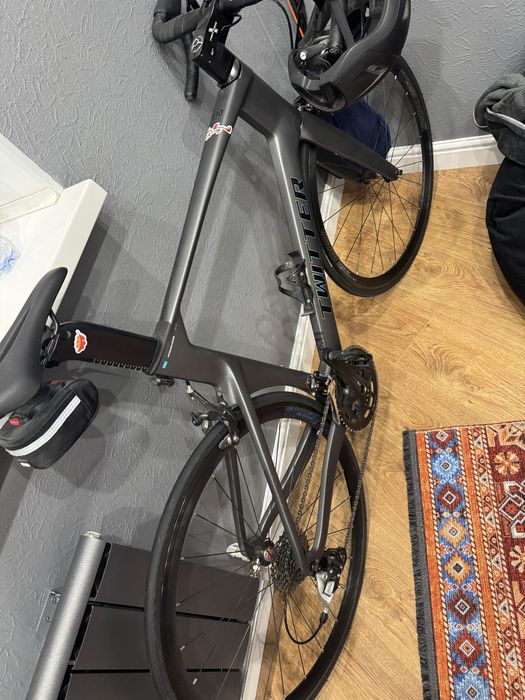 Велосипед шоссейный карбоновый