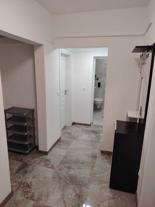 Дава под наем луксозен 3-стаен апартамент