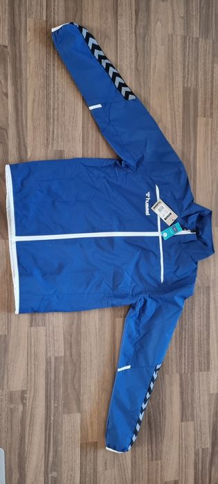 Чисто ново спортно яке, ветровка Hummel