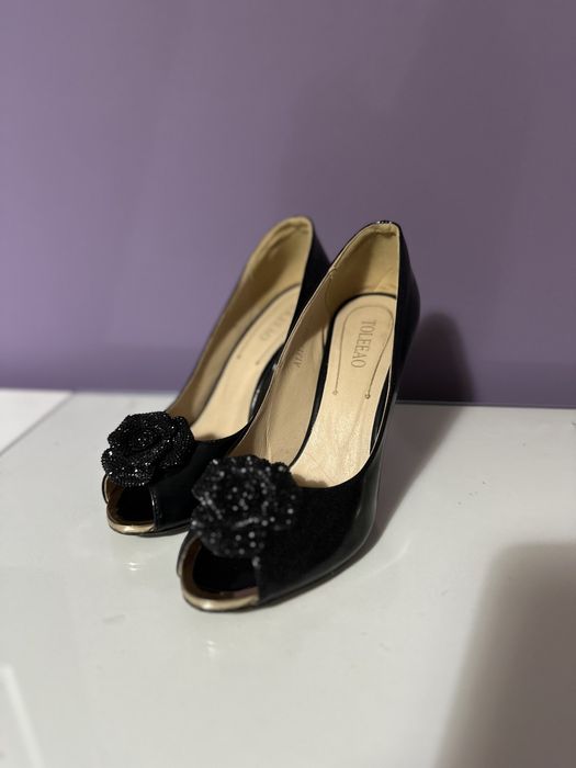 Дамски обувки с ток