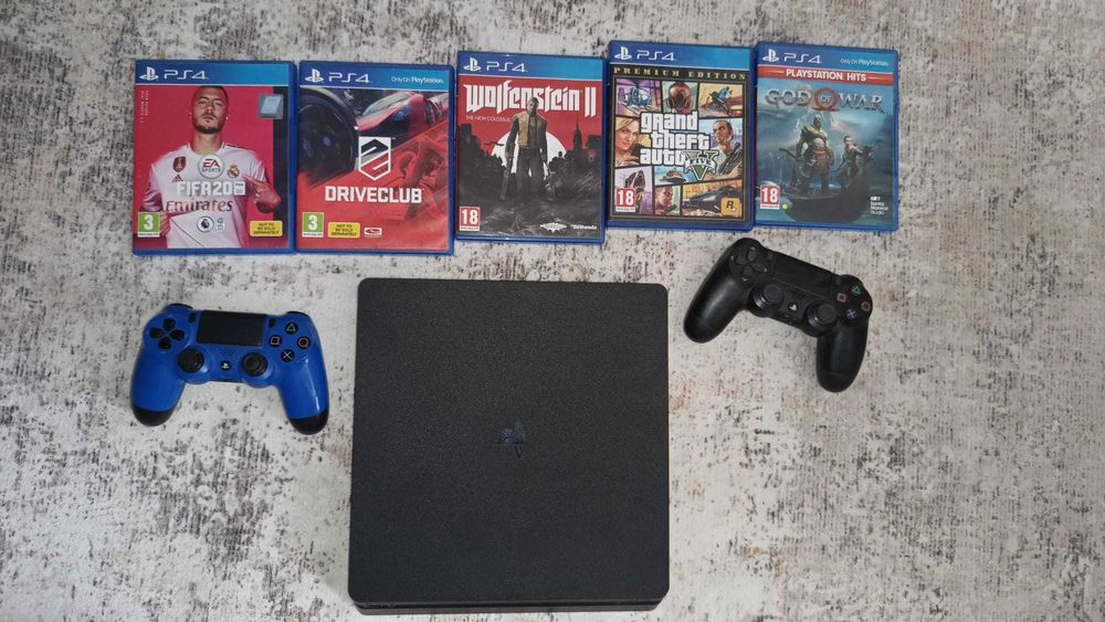 PlayStation 4 Slim + 2 controllere (un controler defect) + 10 jocuri originale