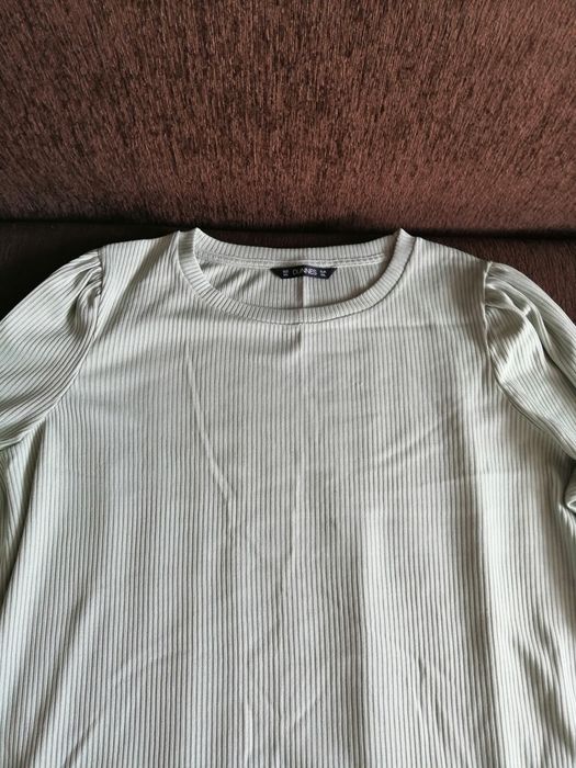 Продавам нова дамска блуза