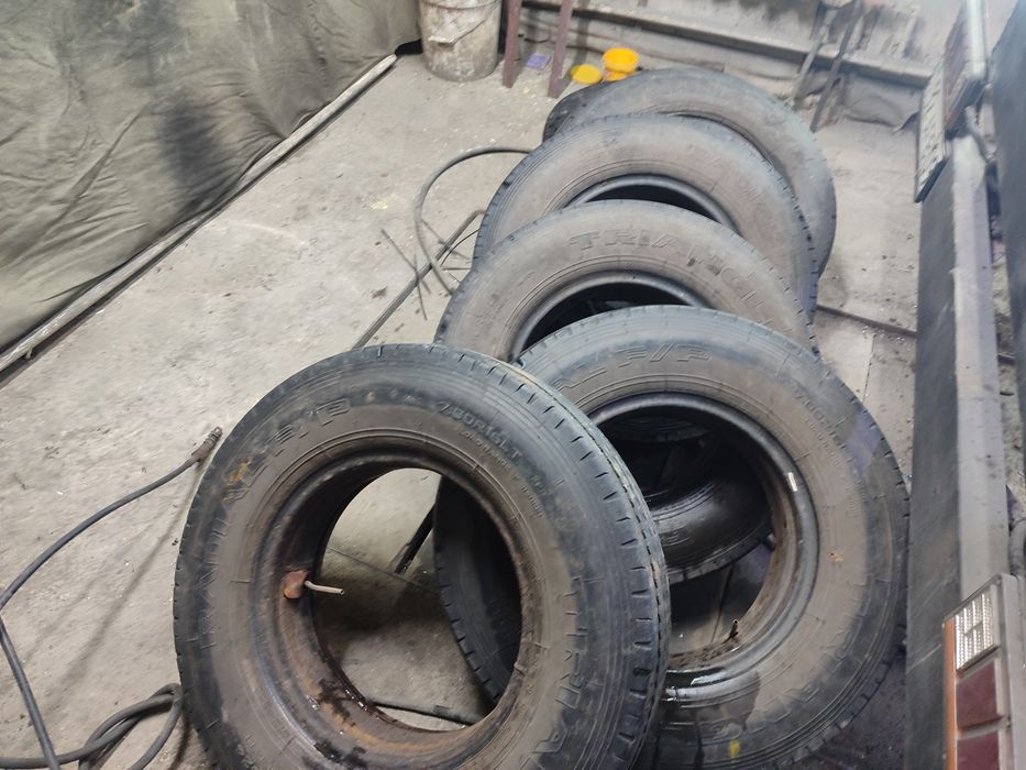 Продам резину на р16 .7.00