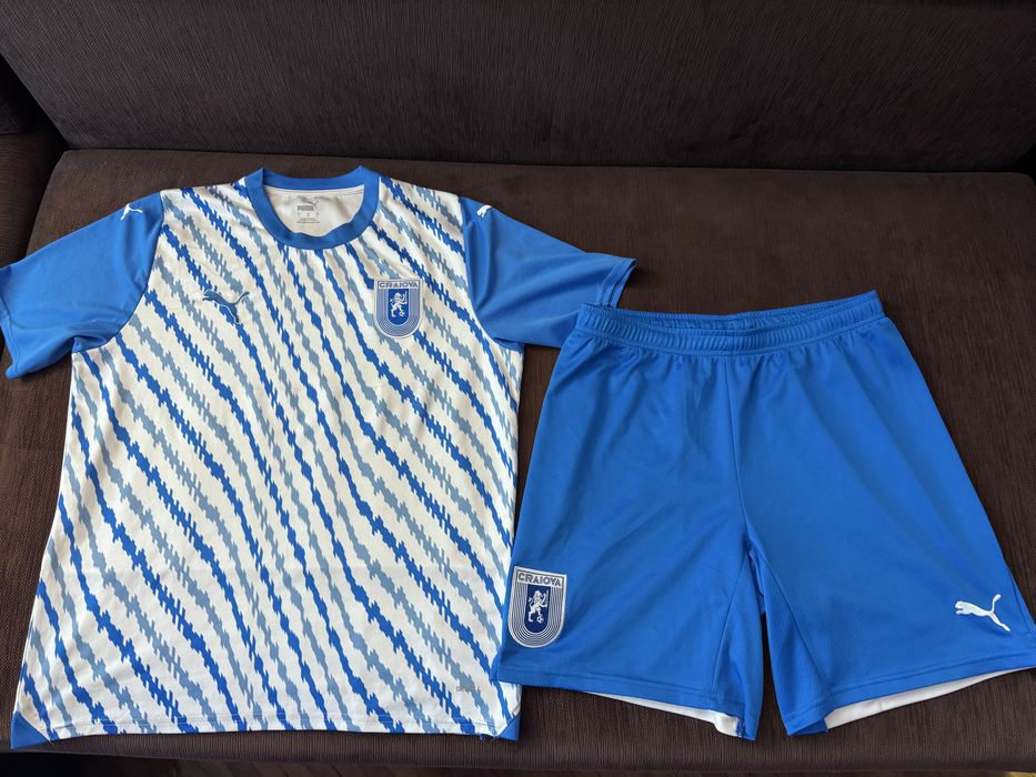 Short si tricou Oficial Universitatea Craiova Original mărimea L