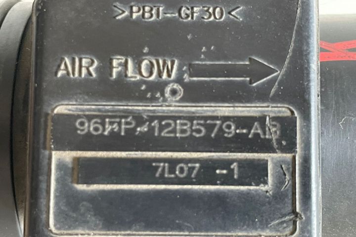 Debitmetru aer  96FP-12B579-AB / 96FP12B579AB Ford Ka prima generatie